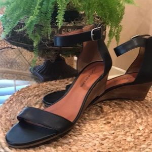 COPY - Lucky Brand Leather Zipper back sandals
